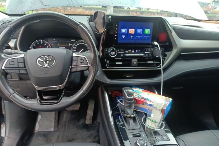 Used Toyota Highlander 2022 380T 4x4 Luxury Edition 7 Seats Center Console