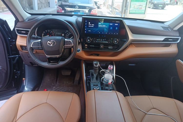 Used Toyota Highlander 2022 380T Four-Wheel Drive Prestige Edition 7-Seater Center Console