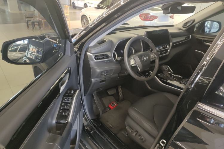 Used Toyota Highlander 2022 Dual-Engine 2.5L Four-Wheel Drive Prestige Version 7 Seats Driver Seat