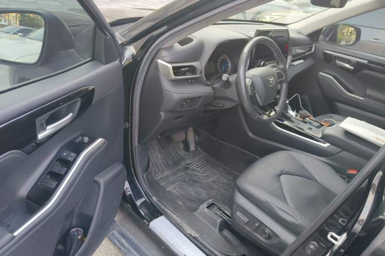 Used Toyota Highlander 2022 Dual-Engine 2.5L Four-Wheel Drive Prestige Version 7 Seats Driver Seat