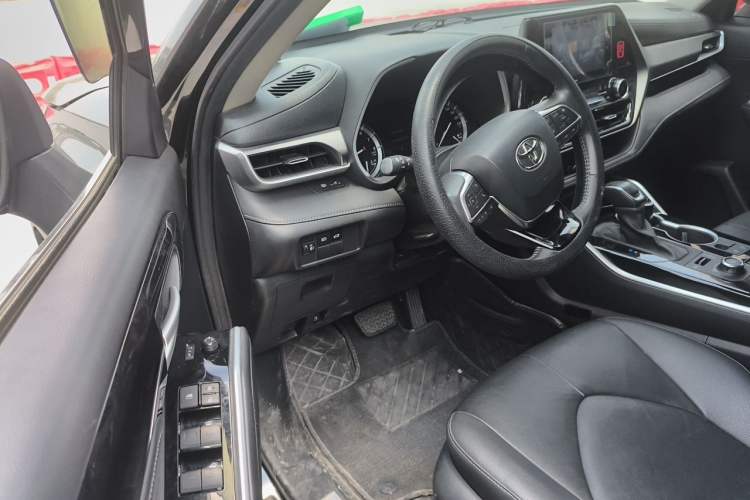 Used Toyota Highlander 2022 380T 4x4 Luxury Edition 7 Seats Driver Seat