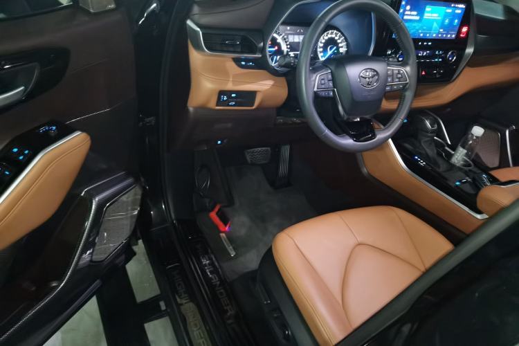 Used Toyota Highlander 2022 Dual-Engine 2.5L Four-Wheel Drive Prestige Version 7 Seats Driver Seat