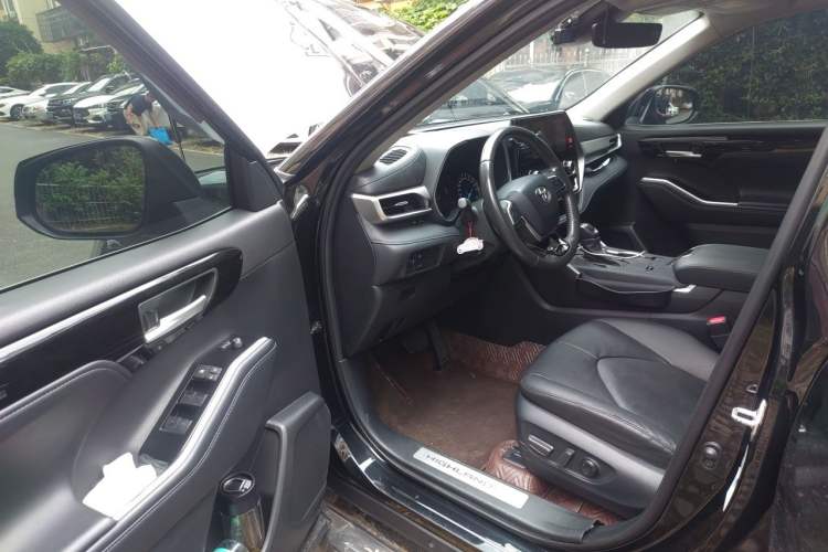 Used Toyota Highlander 2022 Dual-Engine 2.5L Four-Wheel Drive Prestige Version 7 Seats Driver Seat