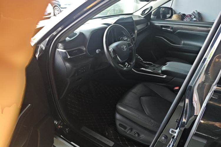 Used Toyota Highlander 2022 Dual-Engine 2.5L Four-Wheel Drive Supreme Edition 7-Seater Driver Seat