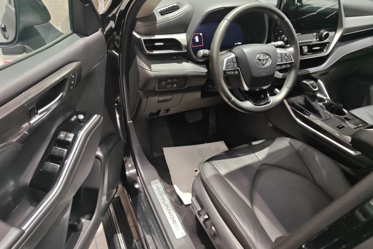 Used Toyota Highlander 2022 Dual-Engine 2.5L Four-Wheel Drive Prestige Version 7 Seats Driver Seat