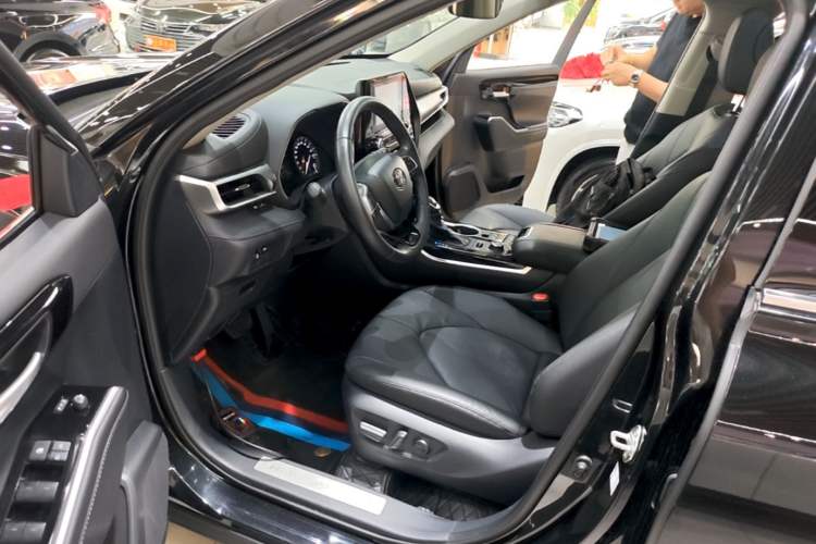 Used Toyota Highlander 2022 380T 4x4 Luxury Edition 7 Seats Driver Seat