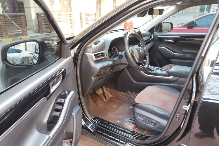 Used Toyota Highlander 2022 Dual-Engine 2.5L Four-Wheel Drive Prestige Version 7 Seats Driver Seat