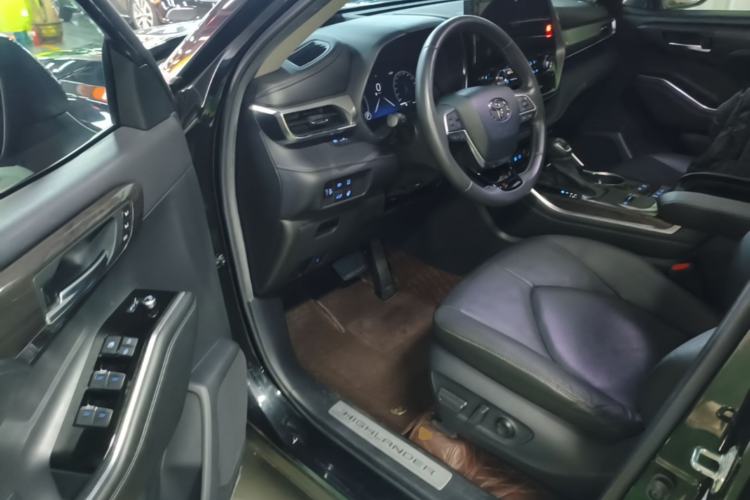 Used Toyota Highlander 2022 Dual-Engine 2.5L Four-Wheel Drive Supreme Edition 7-Seater Driver Seat