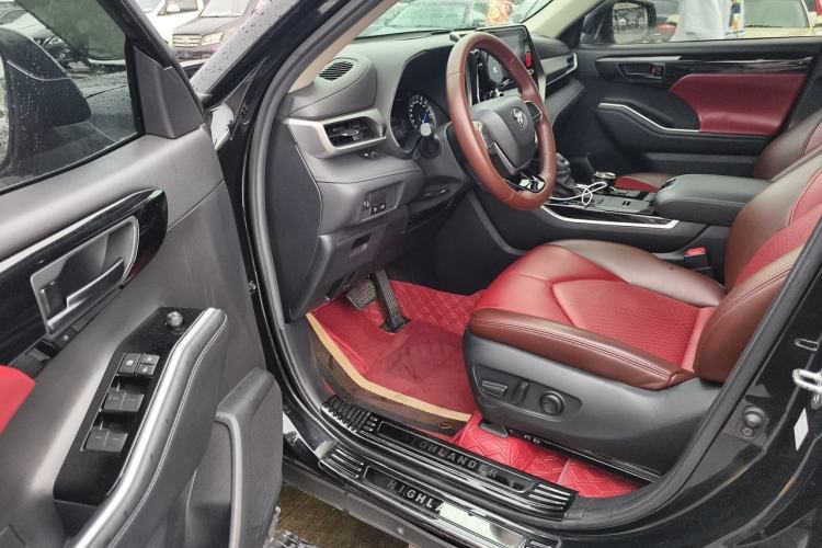 Used Toyota Highlander 2022 Dual-Engine 2.5L 4x4 Elite Edition 7-Seater Driver Seat