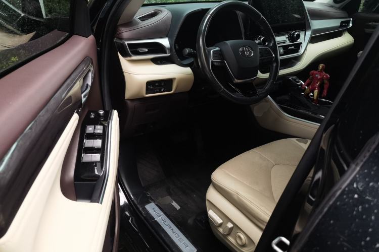 Used Toyota Highlander 2022 Dual-Engine 2.5L Four-Wheel Drive Prestige Version 7 Seats Driver Seat
