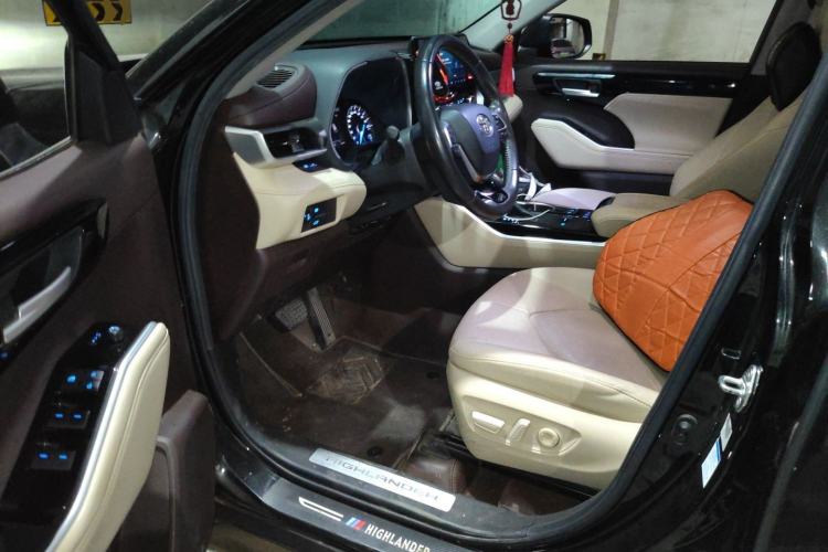 Used Toyota Highlander 2022 Dual-Engine 2.5L Four-Wheel Drive Prestige Version 7 Seats Driver Seat