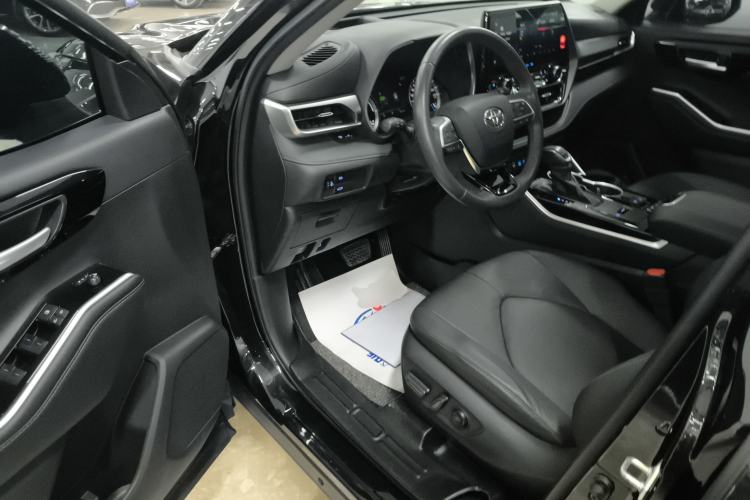 Used Toyota Highlander 2022 Dual-Engine 2.5L Four-Wheel Drive Prestige Version 7 Seats Driver Seat