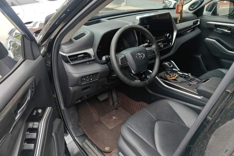 Used Toyota Highlander 2022 Dual-Engine 2.5L Four-Wheel Drive Supreme Edition 7-Seater Driver Seat