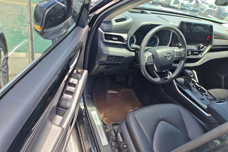 Used Toyota Highlander 2022 Dual-Engine 2.5L Four-Wheel Drive Prestige Version 7 Seats Driver Seat