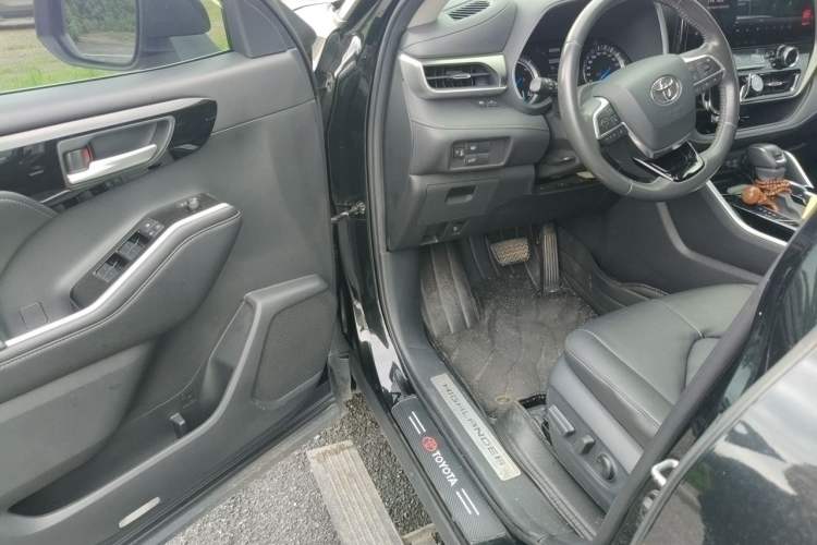 Used Toyota Highlander 2022 Dual-Engine 2.5L Two-Wheel Drive Prestige Edition 7-Seater Driver Seat
