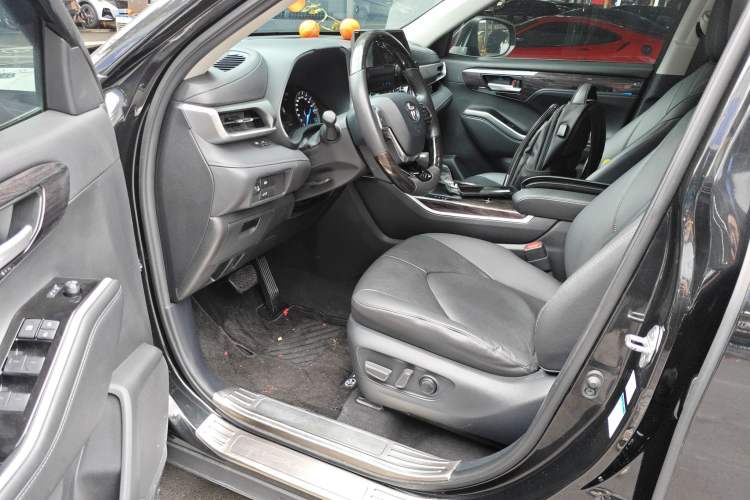 Used Toyota Highlander 2022 Dual-Engine 2.5L Four-Wheel Drive Prestige Version 7 Seats Driver Seat