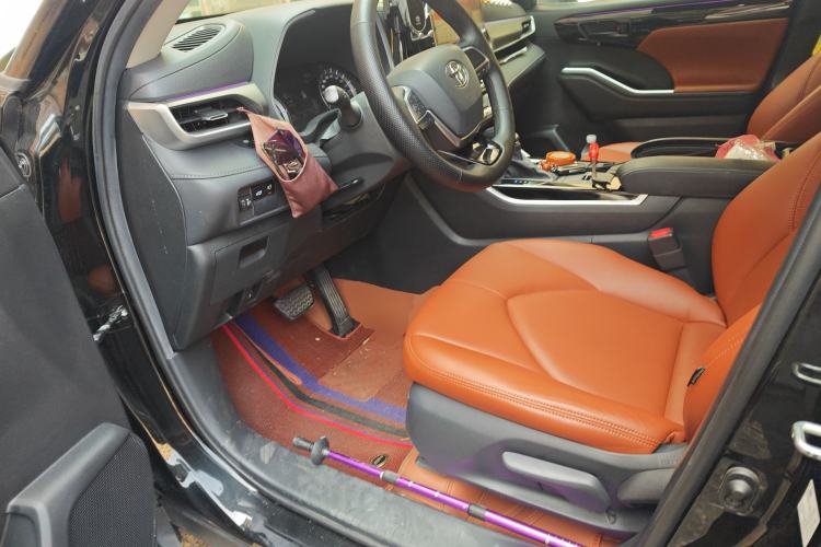 Used Toyota Highlander 2022 Dual-Engine 2.5L Two-Wheel Drive Elite Edition 5 Seats Driver Seat