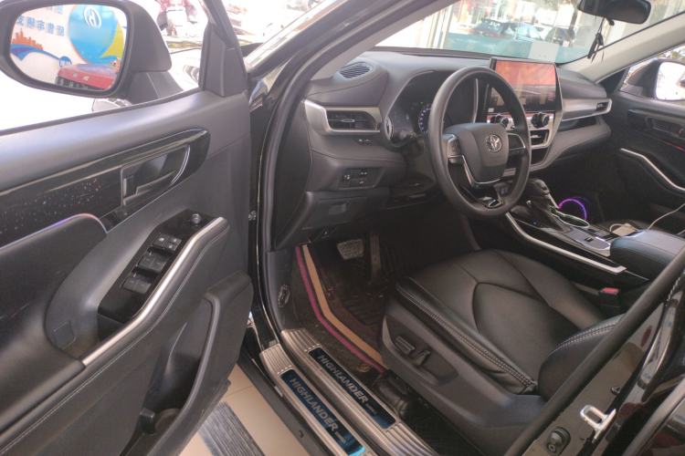 Used Toyota Highlander 2022 Dual-Engine 2.5L Two-Wheel Drive Elite Edition 5 Seats Driver Seat