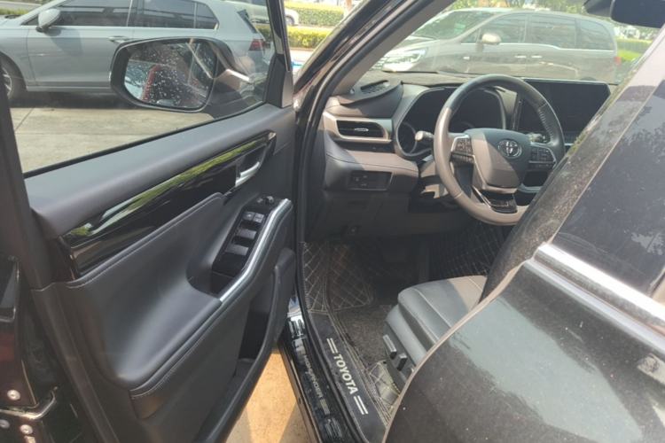 Used Toyota Highlander 2022 Dual-Engine 2.5L Four-Wheel Drive Prestige Version 7 Seats Driver Seat
