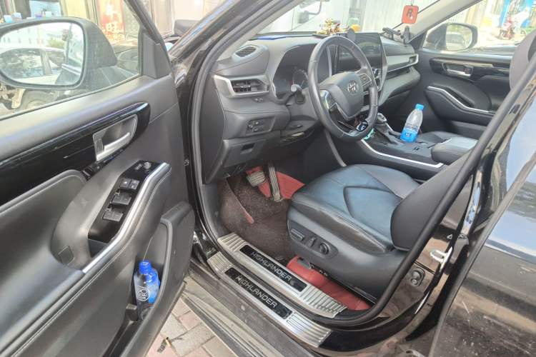 Used Toyota Highlander 2022 Dual-Engine 2.5L Four-Wheel Drive Prestige Version 7 Seats Driver Seat