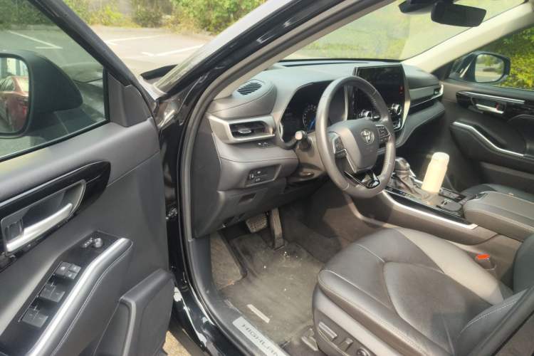 Used Toyota Highlander 2022 Dual-Engine 2.5L Four-Wheel Drive Prestige Version 7 Seats Driver Seat