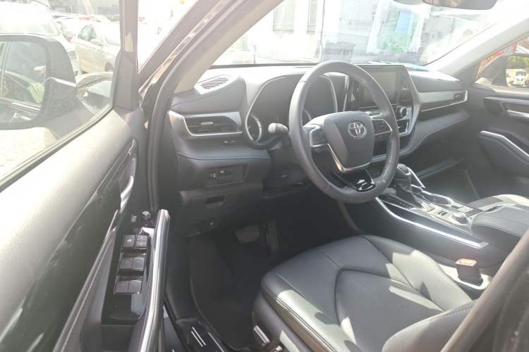 Used Toyota Highlander 2022 380T 4x4 Luxury Edition 7 Seats Driver Seat