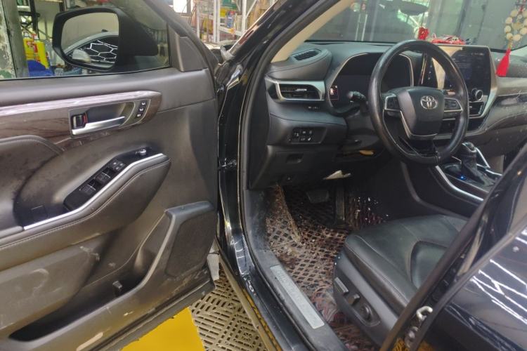 Used Toyota Highlander 2022 Dual-Engine 2.5L Four-Wheel Drive Prestige Version 7 Seats Driver Seat