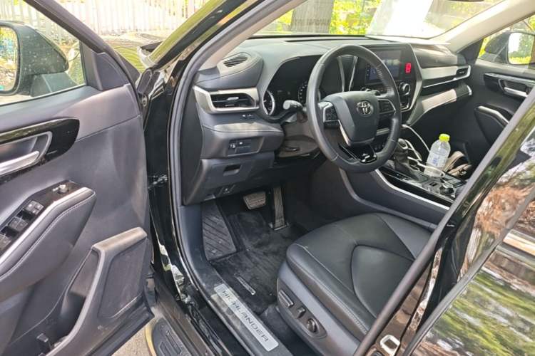 Used Toyota Highlander 2022 380T 4x4 Luxury Edition 7 Seats Driver Seat