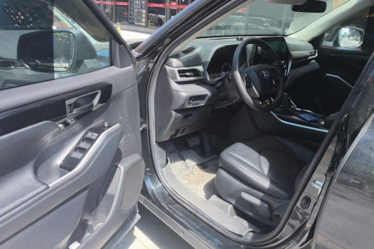 Used Toyota Highlander 2022 Dual-Engine 2.5L Two-Wheel Drive Elite Edition 5 Seats Driver Seat