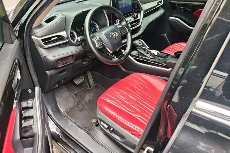 Used Toyota Highlander 2022 Dual-Engine 2.5L 4x4 Elite Edition 7-Seater Driver Seat