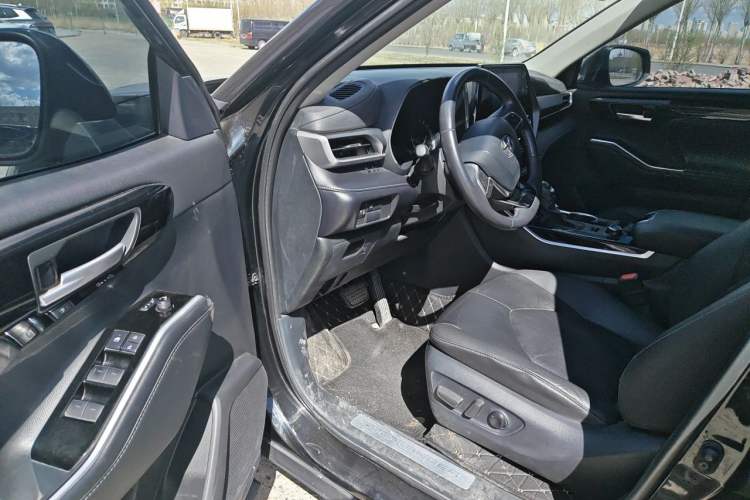 Used Toyota Highlander 2022 380T 4x4 Luxury Edition 7 Seats Driver Seat