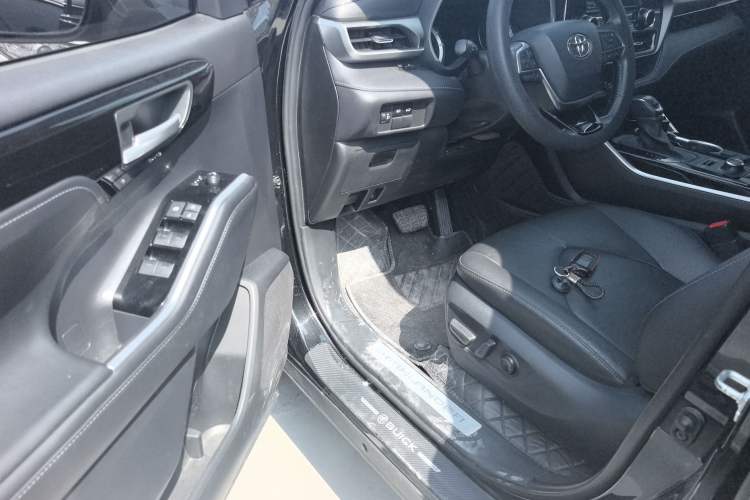 Used Toyota Highlander 2022 380T 4x4 Luxury Edition 7 Seats Driver Seat