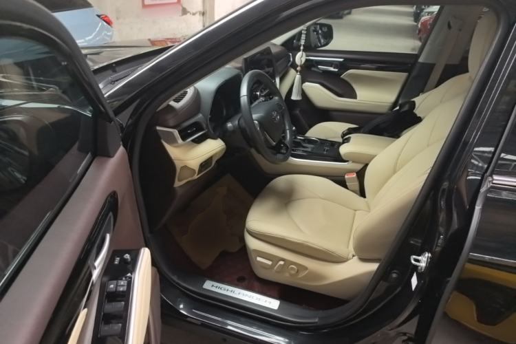 Used Toyota Highlander 2022 Dual-Engine 2.5L Four-Wheel Drive Prestige Version 7 Seats Driver Seat