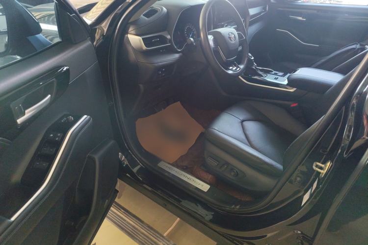 Used Toyota Highlander 2022 Dual-Engine 2.5L Four-Wheel Drive Prestige Version 7 Seats Driver Seat