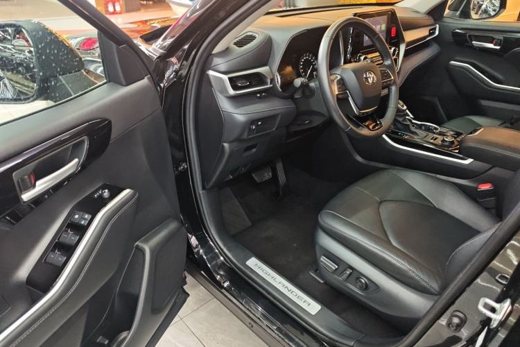 Used Toyota Highlander 2022 380T 4x4 Luxury Edition 7 Seats Driver Seat