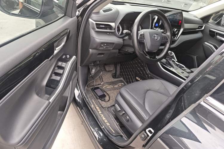 Used Toyota Highlander 2022 Dual-Engine 2.5L Four-Wheel Drive Prestige Version 7 Seats Driver Seat