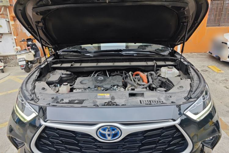 Used Toyota Highlander 2022 Dual-Engine 2.5L Four-Wheel Drive Prestige Version 7 Seats Engine Bay