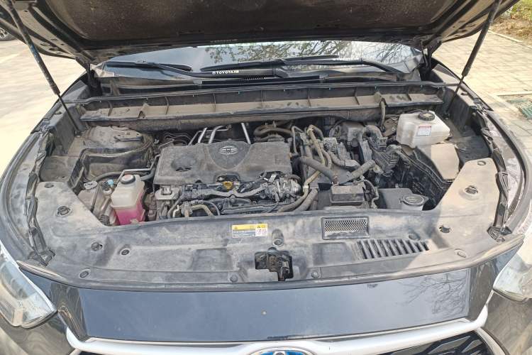 Used Toyota Highlander 2022 Dual-Engine 2.5L Two-Wheel Drive Elite Edition 5 Seats Engine Bay