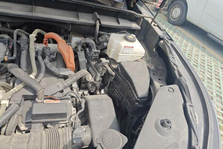 Used Toyota Highlander 2022 Dual-Engine 2.5L Four-Wheel Drive Prestige Version 7 Seats Engine Bay Left