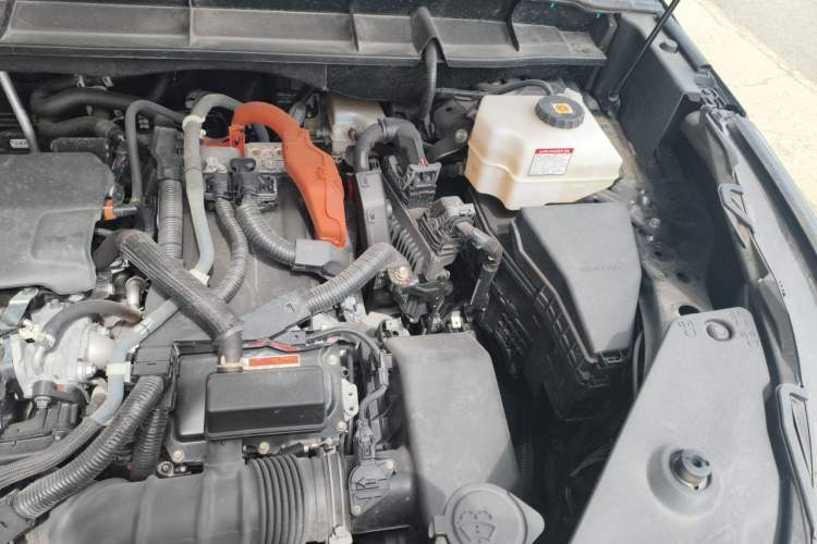 Used Toyota Highlander 2022 Dual-Engine 2.5L Four-Wheel Drive Prestige Version 7 Seats Engine Bay Left