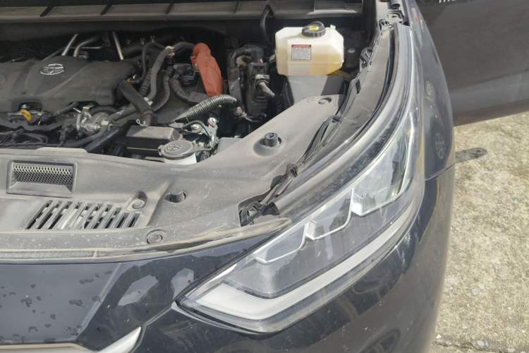 Used Toyota Highlander 2022 Dual-Engine 2.5L Four-Wheel Drive Prestige Version 7 Seats Engine Bay Left