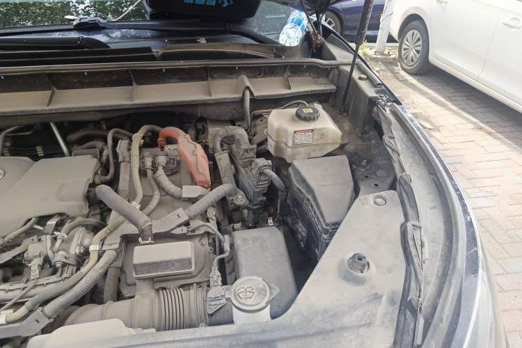 Used Toyota Highlander 2022 Dual-Engine 2.5L Four-Wheel Drive Prestige Version 7 Seats Engine Bay Left