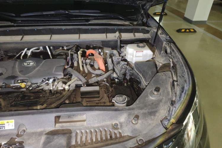 Used Toyota Highlander 2022 Dual-Engine 2.5L Four-Wheel Drive Prestige Version 7 Seats Engine Bay Left