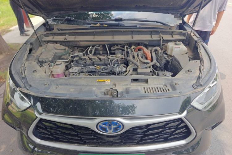 Used Toyota Highlander 2022 Dual-Engine 2.5L Four-Wheel Drive Prestige Version 7 Seats Engine Bay