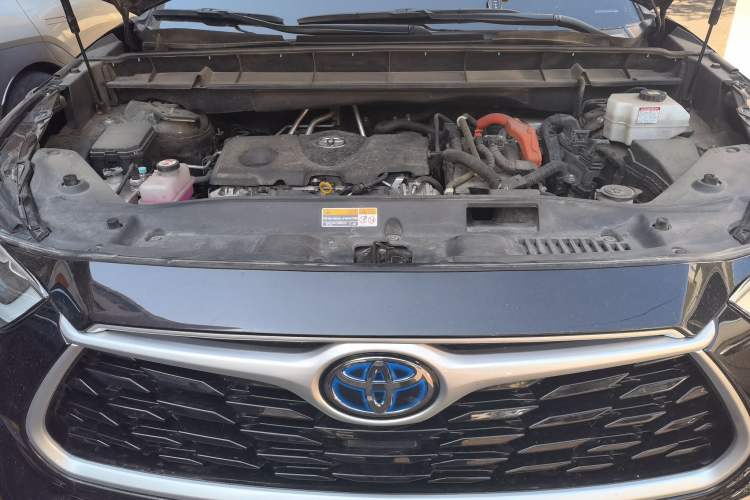 Used Toyota Highlander 2022 Dual-Engine 2.5L Four-Wheel Drive Prestige Version 7 Seats Engine Bay
