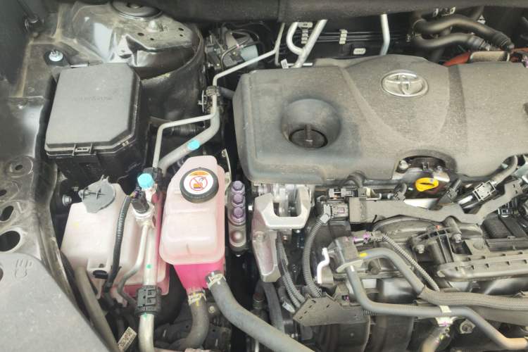 Used Toyota Highlander 2022 Dual-Engine 2.5L Four-Wheel Drive Prestige Version 7 Seats Engine Bay Right