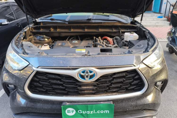 Used Toyota Highlander 2022 Dual-Engine 2.5L 4x4 Elite Edition 7-Seater Engine Bay