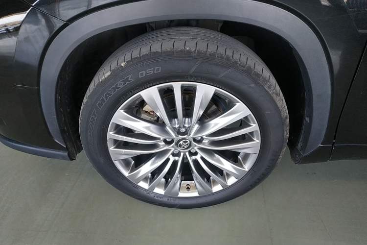 Used Toyota Highlander 2022 Dual-Engine 2.5L Four-Wheel Drive Prestige Version 7 Seats Exterior 2