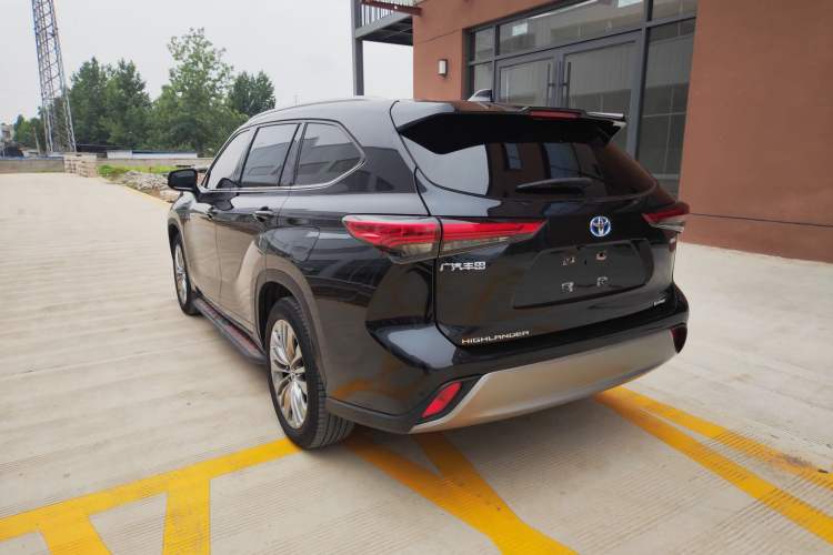 Used Toyota Highlander 2022 Dual-Engine 2.5L Four-Wheel Drive Prestige Version 7 Seats Exterior 2