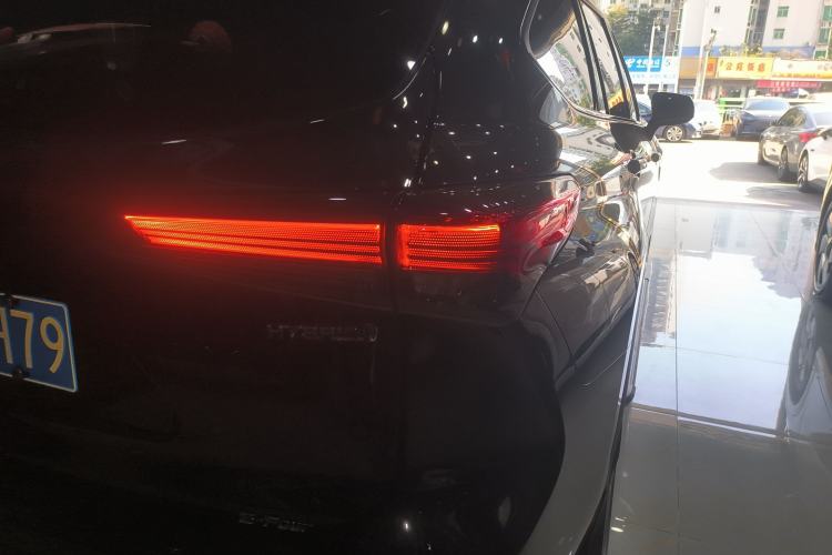 Used Toyota Highlander 2022 Dual-Engine 2.5L Four-Wheel Drive Prestige Version 7 Seats Exterior 2